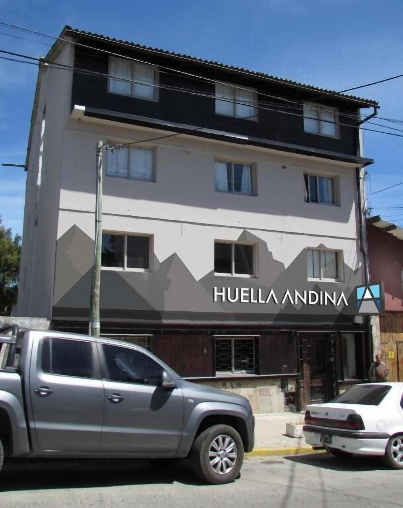 Huella Andina Hotel 2*
